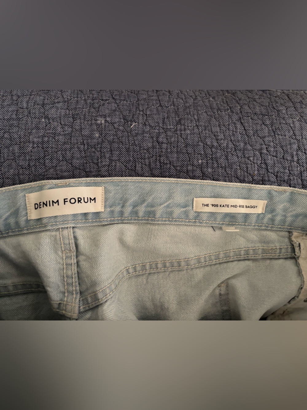 Aritzia - Denim Forum 90s Kate Baggy light Wash Wide Leg Jeans, size 28 - Picture 13 of 16